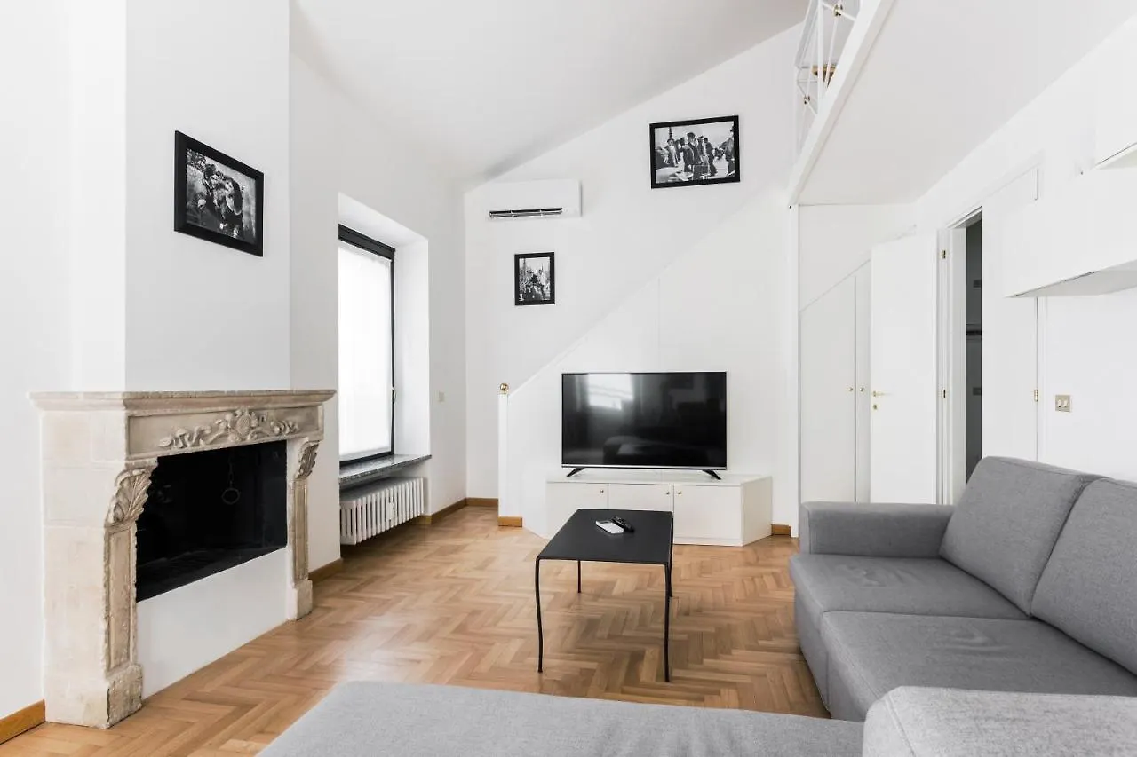 Living Brera, A Unique Experience - Vicolo Fiori Apartment Milan