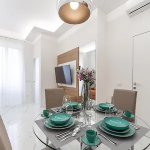  Apartment Downtown