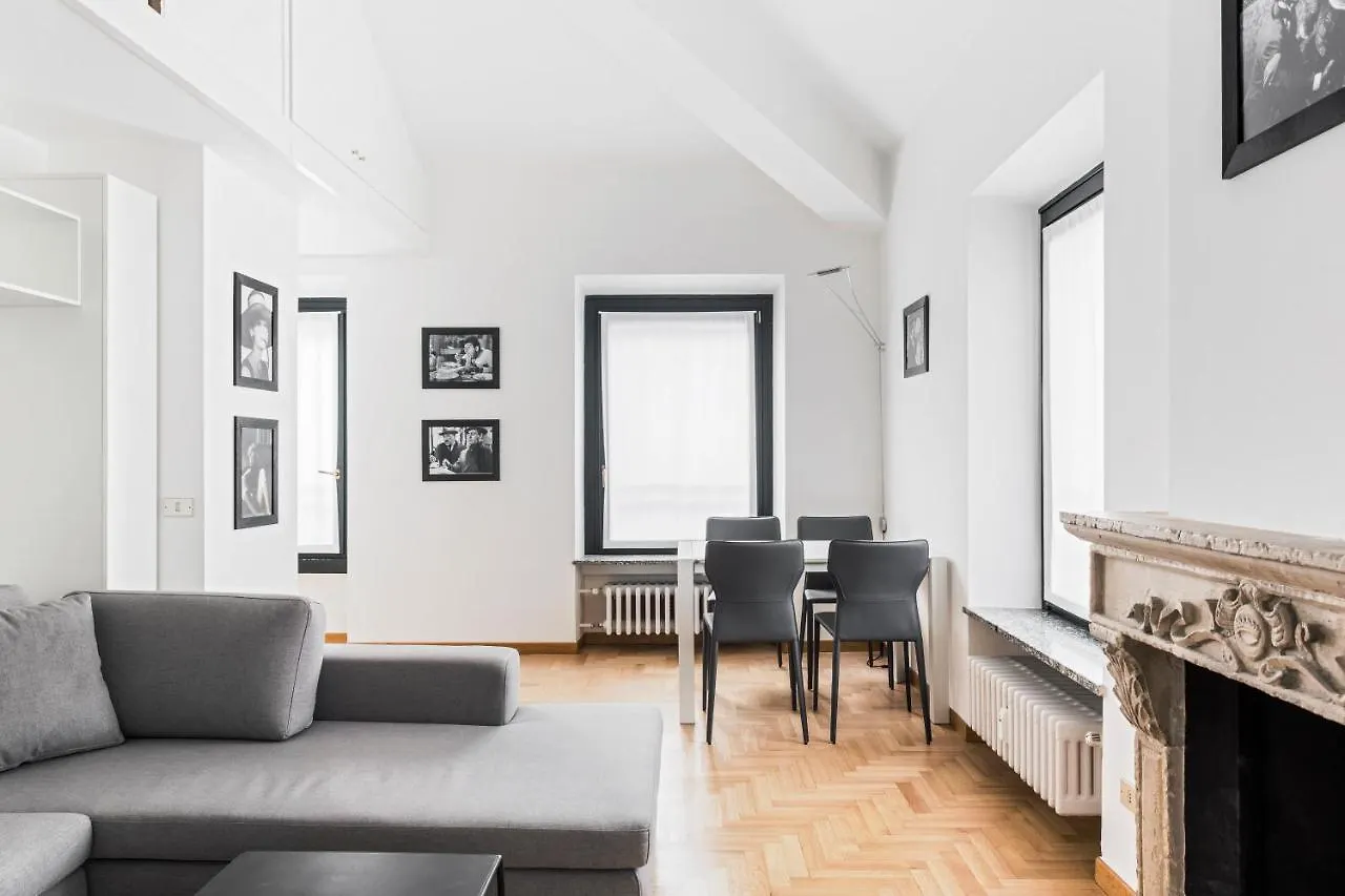 Living Brera, A Unique Experience - Vicolo Fiori Apartment Milan